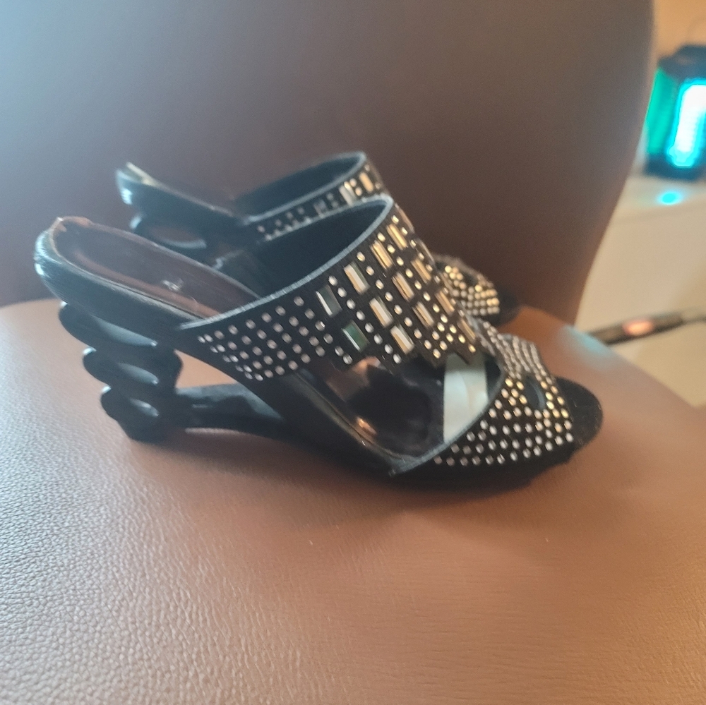 Black Rhinestone Shoe - Picture 2 of 3